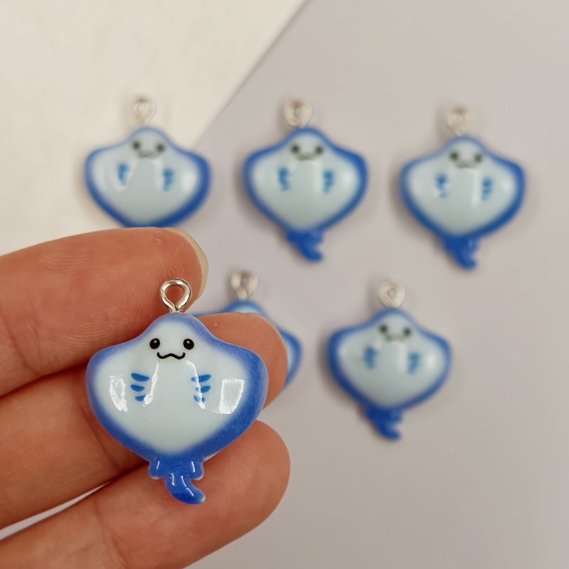 Resin Crafts Diy - 6個入りのかわいいレジン製ブルーストーンペンギンチャーム。楽しいカートゥーン風の海の生き物モチーフで、DIYジュエリー作りや手作り工芸のアクセサリーに最適。